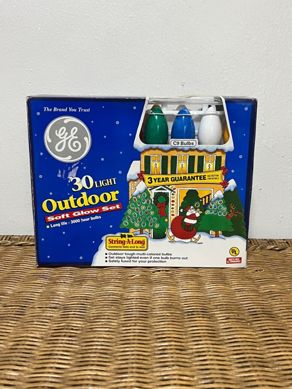 Vtg. General Electric 30 Light Outdoor Miniature Set.  NWOT